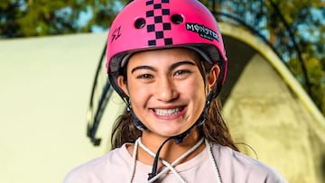 La skater Arisa Trew, sonriendo