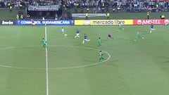 Contreras manda en el Atanasio: Golazo desde campo propio, doblete y figura