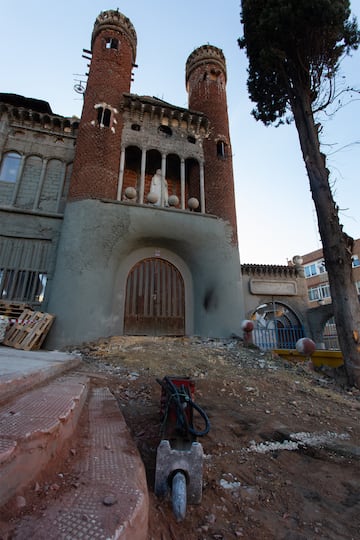 La Catedral de Justo es un edificio de grandes proporciones situada en Mejorada del Campo construido como proyecto de autoconstrucción por una sola persona, Justo Gallego Martínez.