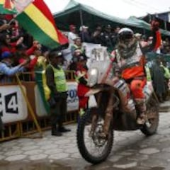 Pablo Quintanilla gana la etapa y sube al podio de la general