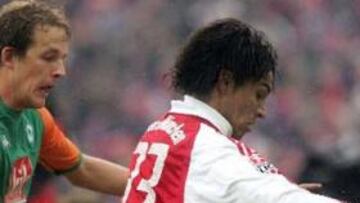 <b>GOL DE LÍDER.</B> Michael Ballack ha logrado el tanto que permite al Bayern continuar como líder.