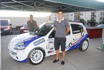 Miguel Ángel Suárez Martín (Los Llanos de Aridane) es hijo y nieto de grandes pilotos. Se inició en el karting con once años y su evolución lo llevó a la carrera a proclamarse campeón de Canarias en 1998 y 1999. En 2006 debutó en la modalidad de Rallys y en 2008 se impuso en el campeonato Promoción de La Palma. En 2012 ganó el Insular de La Palma y el provincial de Santa Cruz de Tenerife. El salto al Campeonato de España de Rally llegó en 2013. Campeón Insular de La Palma en 2016 y 2017 y tercer puesto del Campeonato de Canarias. Recibió el premio Mejor piloto de Canarias 2020, año en el que terminó tercero en el Campeonato de Canarias y ganó un Rallysprint en la Península. Dani Sosa es su copiloto.