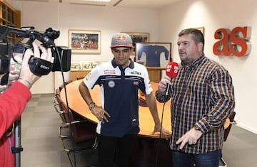 Jorge Martín siendo entrevistado por Mela Chércoles para AsTV.