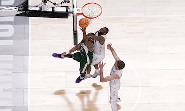 El Unicaja congela al UCAM Murcia