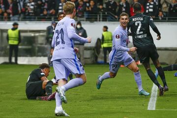 1-1. Ferran Torres celebra el primer gol.