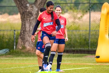 La Selección Colombia Femenina sigue preparando el partido ante Ecuador por Copa América. Las dirigidas por Nelson Abadía volvieron a los trabajos de campo.