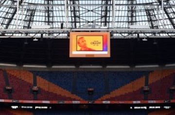 Holanda homenajeó a Cruyff.