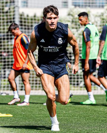 Fran García, entrenando con el Real Madrid.