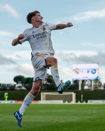 Así celebró César Palacios su golazo.