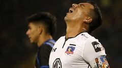 El jugador de Colo Colo Esteban Paredes se lamenta tras desperdiciar una ocasion de gol contra Huachipato.