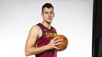 INDEPENDENCE, OH - SEPTEMBER 25: Ante Zizic #41 of the Cleveland Cavaliers at Cleveland Clinic Courts on September 25, 2017 in Independence, Ohio. NOTE TO USER: User expressly acknowledges and agrees that, by downloading and/or using this photograph, user is consenting to the terms and conditions of the Getty Images License Agreement.   Jason Miller/Getty Images/AFP
 == FOR NEWSPAPERS, INTERNET, TELCOS &amp; TELEVISION USE ONLY ==