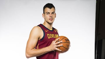 INDEPENDENCE, OH - SEPTEMBER 25: Ante Zizic #41 of the Cleveland Cavaliers at Cleveland Clinic Courts on September 25, 2017 in Independence, Ohio. NOTE TO USER: User expressly acknowledges and agrees that, by downloading and/or using this photograph, user is consenting to the terms and conditions of the Getty Images License Agreement.   Jason Miller/Getty Images/AFP
 == FOR NEWSPAPERS, INTERNET, TELCOS &amp; TELEVISION USE ONLY ==