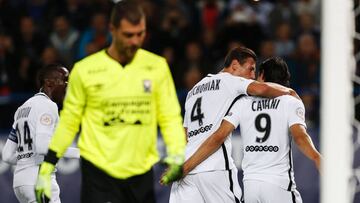 Edinson Cavani brilla con cuatro goles en paliza de PSG al Caen