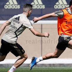 James, a tope con su zurda en la práctica del Madrid