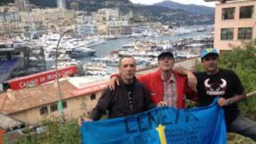 Junto a los ricos y famosos en sus yates tambi&eacute;n hay aficionados que disfrutan del gran premio de una manera m&aacute;s modesta. Estos espa&ntilde;oles despliegan su campamento cada a&ntilde;o en La Rascasse para animar a Alonso.