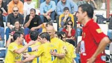 <b>RODILLO. </b>La delantera del Villarreal pasó ayer por encima de la defensa del Nàstic.