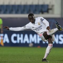 Mendy carga de razón a Zidane
