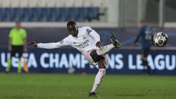 El derechazo de Mendy que tumbó al Atalanta en la ida de octavos de la Champions.