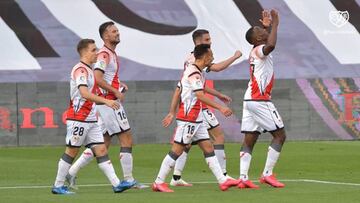 Advíncula celebra su gol al Albacete.