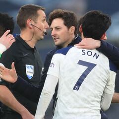 Davinson se queda en el banco en debut triunfal de Ryan Mason