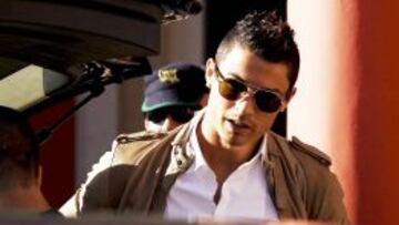 Cristiano llegando ayer a la concentración de la selección portuguesa en Óbidos.