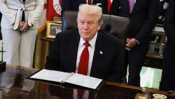 U.S. President Donald Trump attends an event to make an announcement from the Oval Office at the White House in Washington, D.C., U.S. November 6, 2025. REUTERS/Jonathan Ernst
