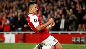 Un golazo de Alexis salva el debut de Arsenal en Europa