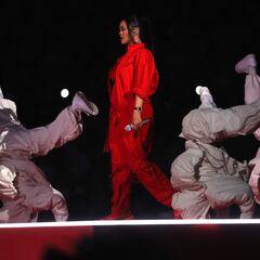 Howard Stern accuses Rihanna of lip-syncing Super Bowl halftime performance