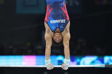 El gimnasta colombiano logró la medalla de plata en la prueba de barra fija de los Juegos Olímpicos de París 2024 tras lograr una clasificación de 14.533, misma puntuación del japonés Shinnosuke Oka que fue oro gracias a su ejecución.  