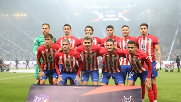 (Top L to R) Atletico Madrid's Slovenian goalkeeper #13 Jan Oblak, Atletico Madrid's Montenegrin defender #15 Stefan Savic, Atletico Madrid's Spanish defender #22 Mario Hermoso, Atletico Madrid's Spanish forward #19 Alvaro Morata, Atletico Madrid's Spanish midfielder #08 Saul Niguez, Atletico Madrid's Uruguayan defender #02 Jose Gimenez, (bottom L to R) Atletico Madrid's Spanish midfielder #14 Marcos Llorente, Atletico Madrid's Argentinian midfielder #05 Rodrigo De Paul, Atletico Madrid's French forward #07 Antoine Griezmann, Atletico Madrid's Spanish midfielder #06 Koke and Atletico Madrid's Brazilian forward #12 Samuel Lino pose for a team picture during the Spanish Super Cup semi-final football match between Real Madrid and Atletico Madrid at the Al-Awwal Park Stadium in Riyadh, on January 10, 2024. (Photo by Giuseppe CACACE / AFP)