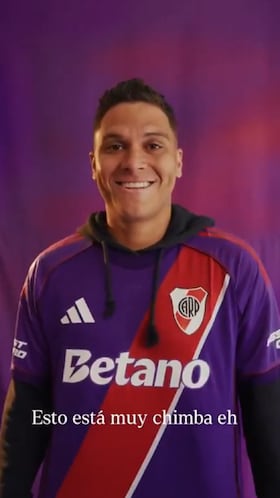 Quintero dice que la nueva camiseta de River "está una chimba".