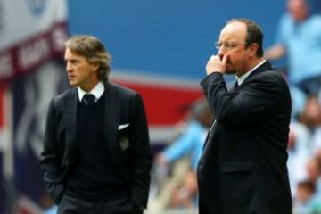 Gesto de preocupaci&oacute;n de Rafa Ben&iacute;tez durante la semifinal de la FA Cup.