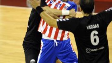Ca?ellas jugar¨¢ un a?o m¨¢s en el Atl¨¦tico y se ir¨¢ al Hamburgo