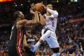 Russell Westbrook, defendido por Bosh, reapareció ante los Heat.