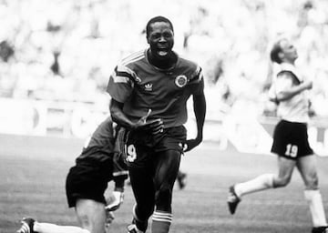 Freddy Rincón celebra el gol a Alemania en Italia 90. GETTY IMAGES