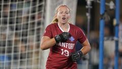 Katie Meyer despu&eacute;s de dar el t&iacute;tulo de la NCAA a Stanford.