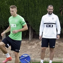 Knezevic: "En el Elche puedo crecer mucho"