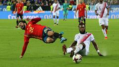 Así fue la salvaje patada a Isco