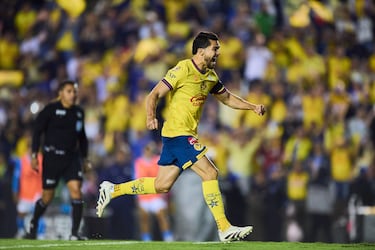 Henry Martín apunta a Cruz Azul