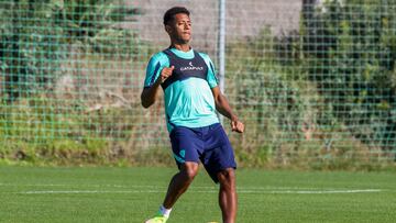 03/11/21 ENTRENAMIENTO DEL CADIZ 
  CHOCO LOZANO