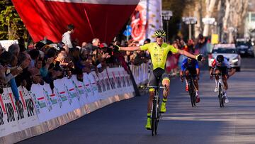 Robbet se impone, Hamilton sigue líder y Landa aguanta