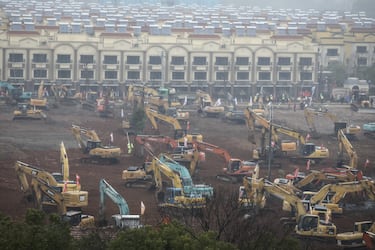 China est construyendo un hospital para atender a los pacientes.