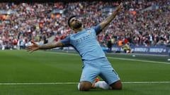 Agüero brilla, el City gana