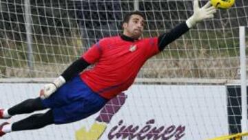 <b>PREPARADO. </b>Ante el Rayo, Asenjo volverá a defender la portería.