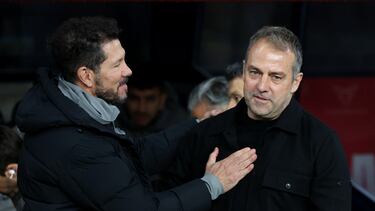 Soccer Football - Copa del Rey - Semi Final - First Leg - FC Barcelona v Atletico Madrid - Estadi Olimpic Lluis Companys, Barcelona, Spain - February 25, 2025 FC Barcelona coach Hansi Flick with Atletico Madrid coach Diego Simeone before the match REUTERS/Nacho Doce
