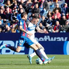 Lucas Pérez, bestia negra del Levante… y de Morales