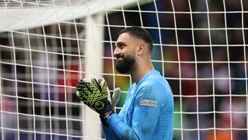 Giorgi Mamardashvili en un partido con su selección.