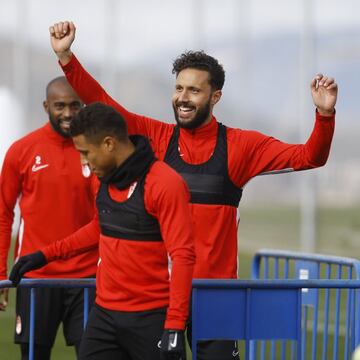 Machís y Germán Sánchez, durante el entrenamiento del Granada.