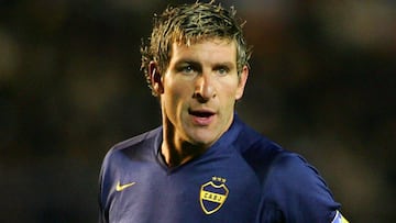 TOKYO - DECEMBER 12:  Martin Palermo of Boca Juniors waits for the ball during the FIFA Club World Cup semi final match between Boca Juniors and Etoile Sportive du Sahel at the National Stadium on December 12, 2007 in Tokyo, Japan.  (Photo by Koji Watanabe/Getty Images)