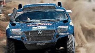 <b>JORNADA DURA. </b>Carlos Sainz, al volante del VW Touareg, aseguró que la etapa fue complicada.